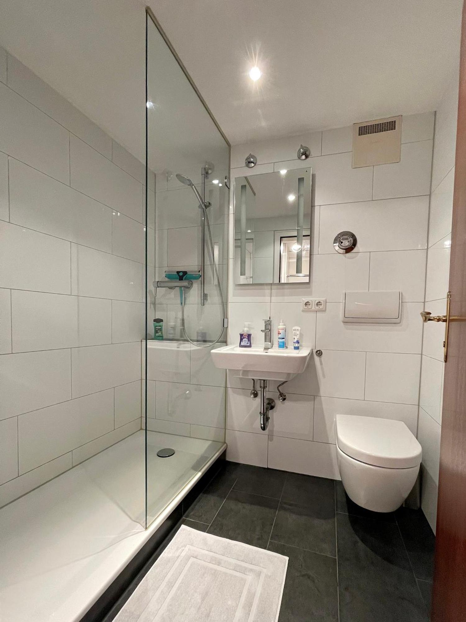 Stilvolles Souterrain-studio In Toplage - Naehe Zentrum & U-bahn Apartment